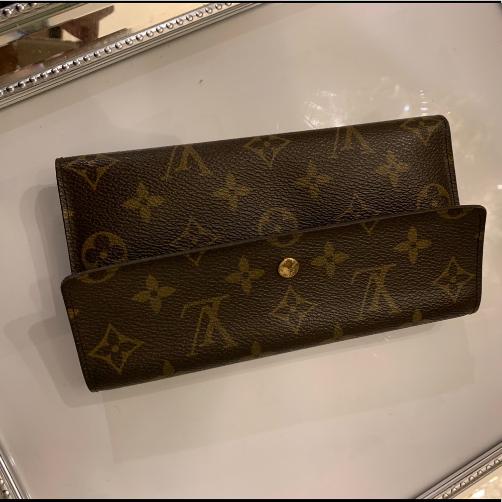 ✨SOLD✨ Porte Tresor wallet